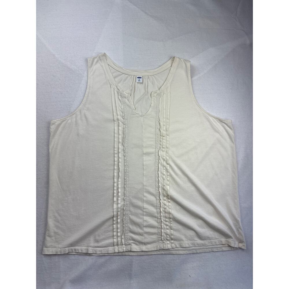 Women’s Old Navy Size XXL Cream Tank Top.